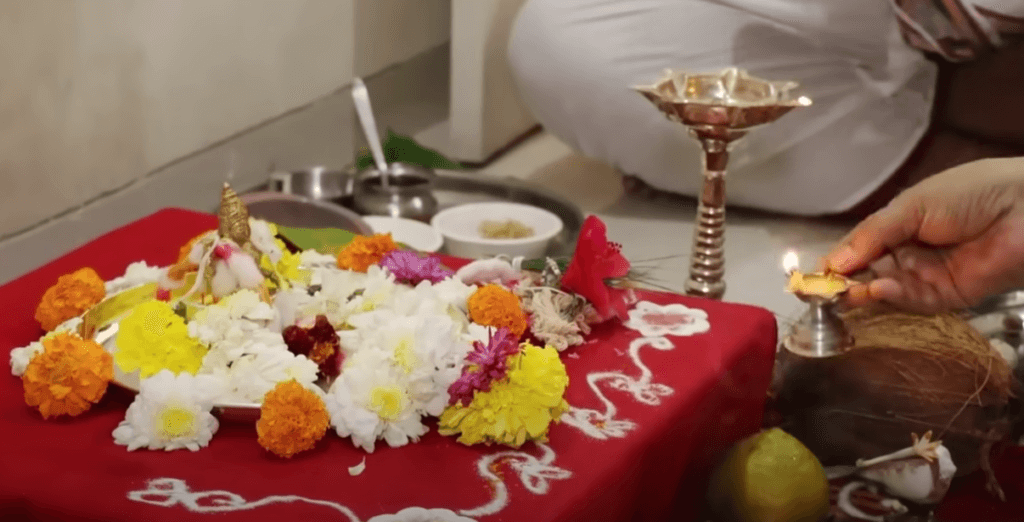 कुंकुमार्चन कसे करावे